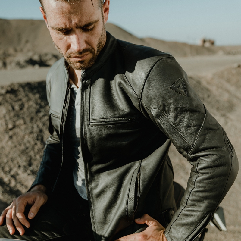 Chaqueta de moto Rebelhorn Runner III negra liquidación