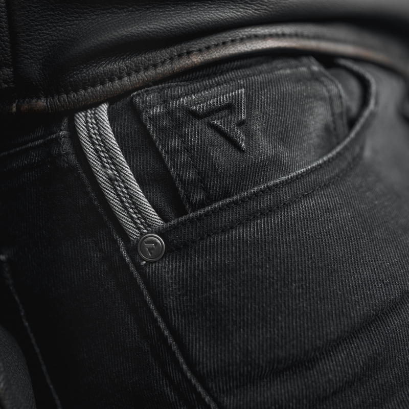 Vaqueros moto Rebelhorn Nomad TP negro lavado liquidación