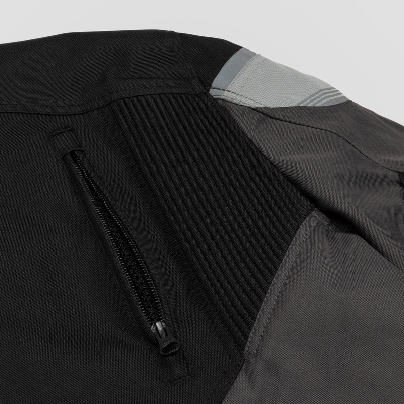 Chaqueta de moto negra Rebelhorn Spark liquidación