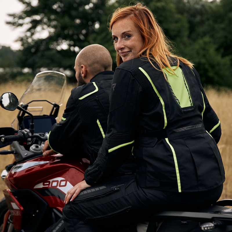 Chaqueta moto mujer Rebelhorn Hiker III negro-amarillo fluo liquidación