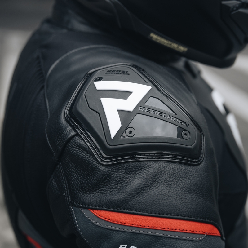Rebelhorn Veloce Chaqueta de moto de cuero negro-rojo fluo