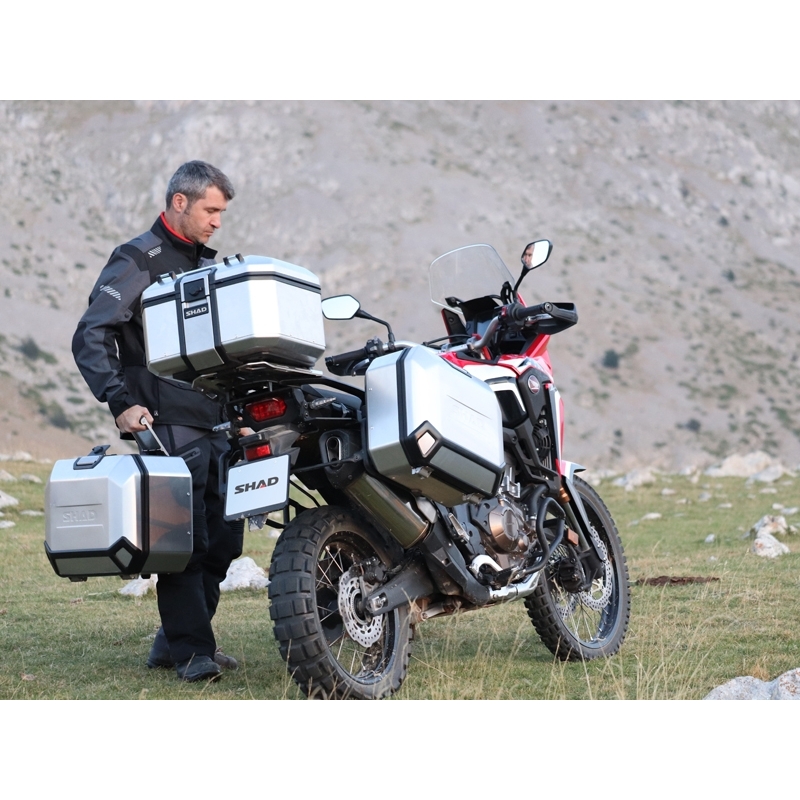 Kompletní sada hliníkových kufrů SHAD TERRA, 37L topcase   36L/47L boční kufry, včetně montážní sady a plotny SHAD Aprilia Tuareg 660