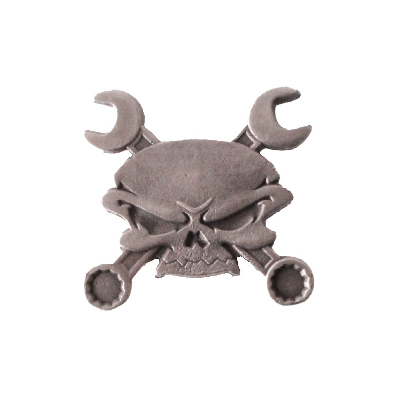 Insignia de calavera con llaves