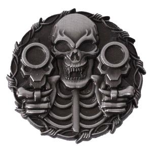 Insignia de calavera con pistolas