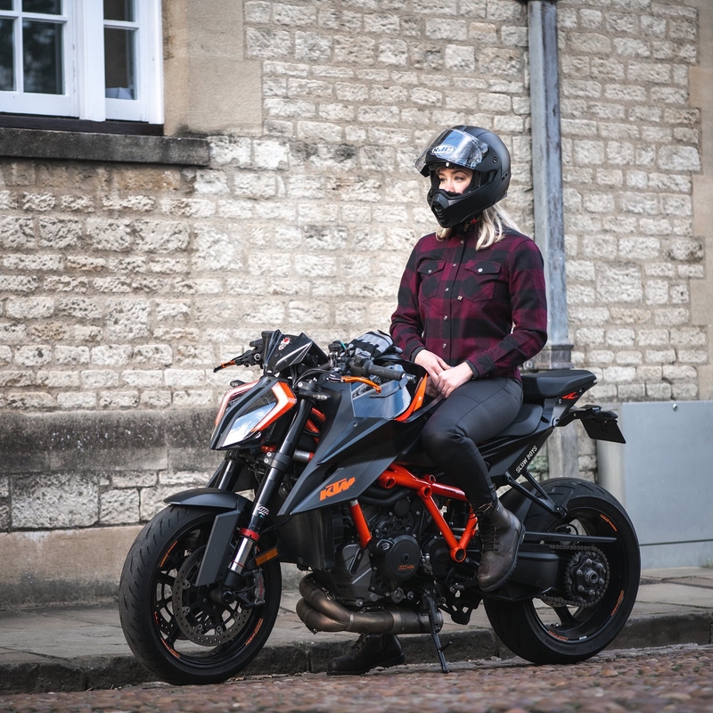 Camisa de moto Oxford Kickback 2.0 para mujer, roja y negra