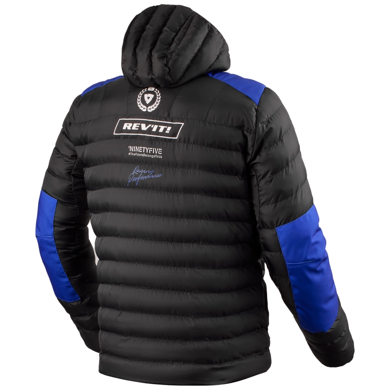 Chaqueta de carga útil de Revit negra y azul
