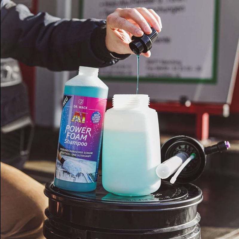 Champú con espuma espesa y pH neutro Dr. Wack Power Foam Shampoo 1l
