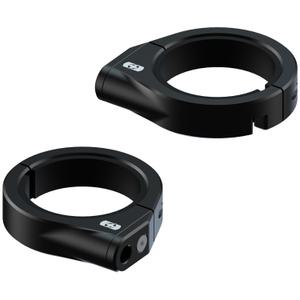 Adaptadores negros Oxford para fijar las señales de giro a los tubos de la horquilla delantera