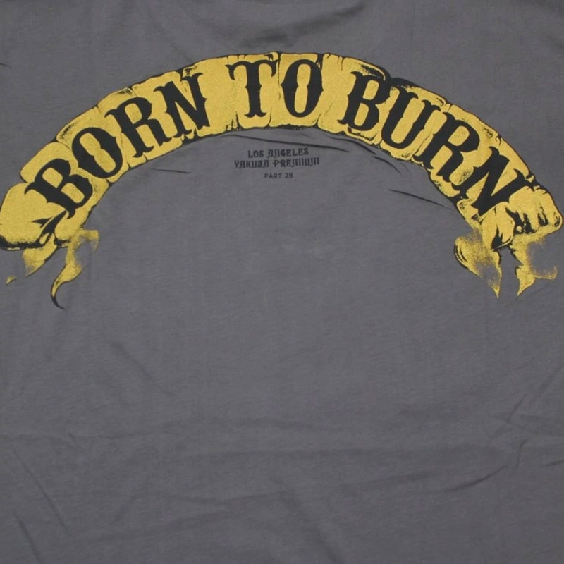 Camiseta Yakuza Premium Born To Burn Flying Riots Los Ángeles gris oscuro