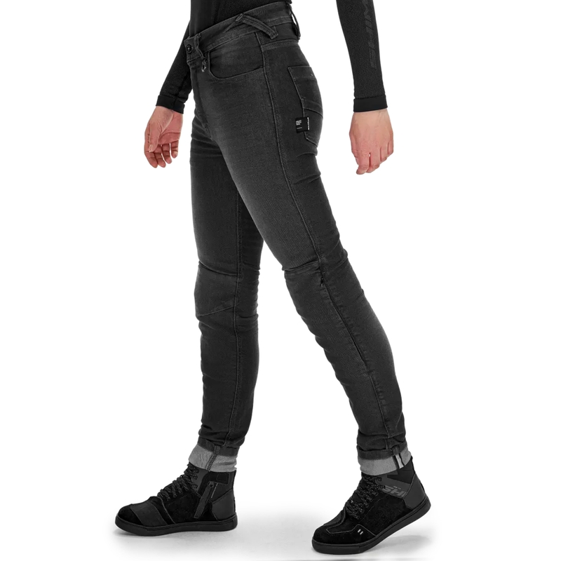 Vaqueros de moto Shima Ridge negros de corte extendido para mujer