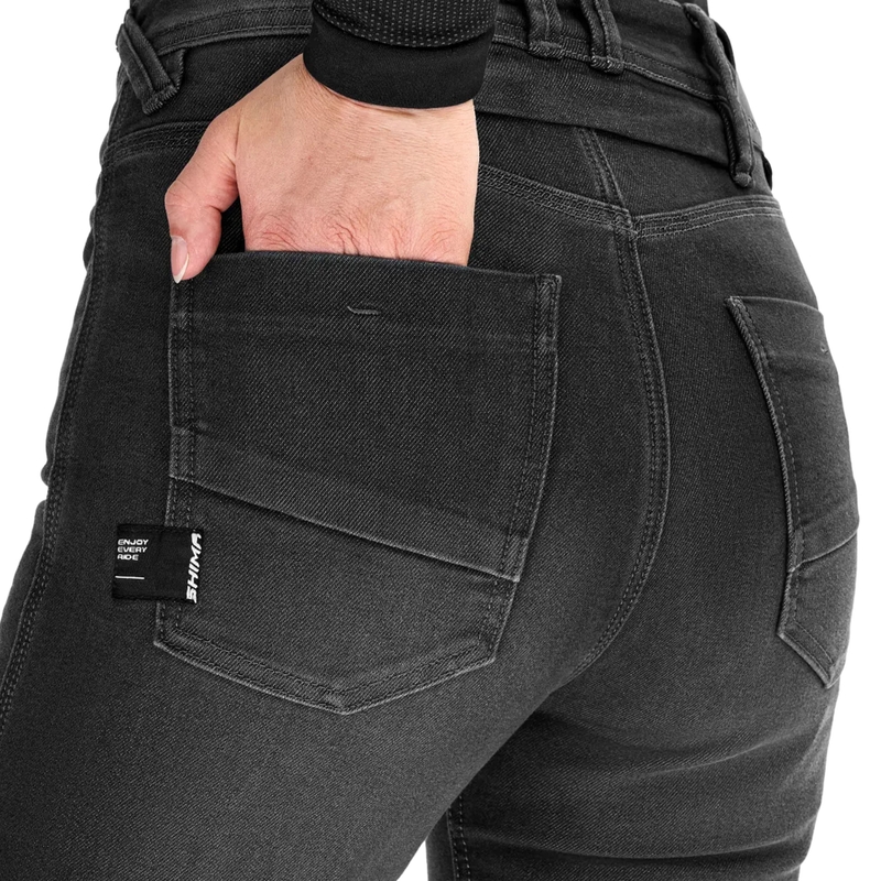 Vaqueros de moto Shima Ridge negros de corte extendido para mujer