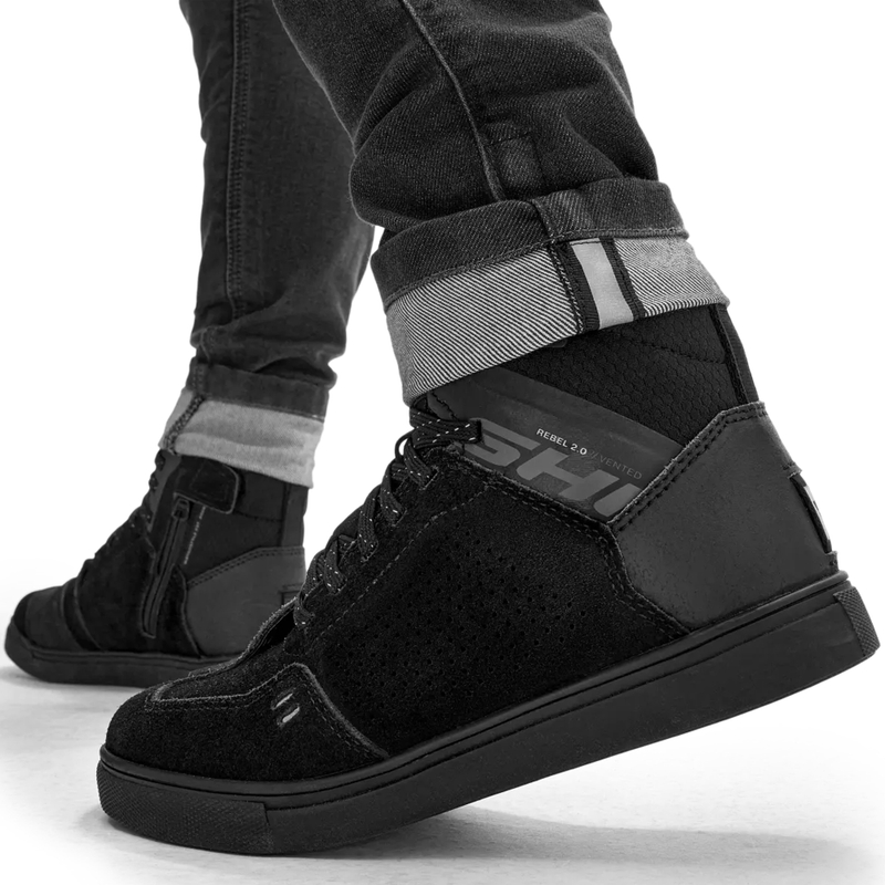 Vaqueros de moto Shima Ridge negros de corte extendido para mujer