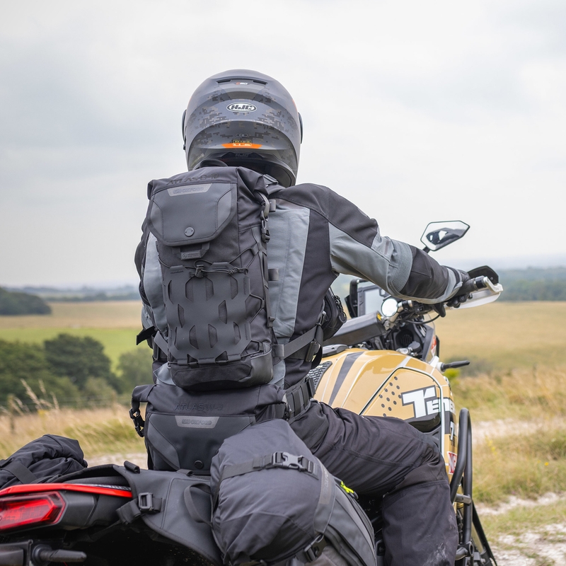 Mochila para moto Oxford Atlas B-10 negra de 10 l