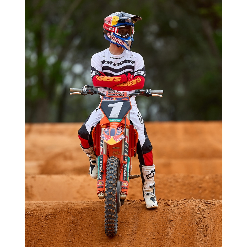 Camiseta de motocross Alpinestars Techstar edición limitada en negro intenso, blanco, rojo fluorescente y naranja.