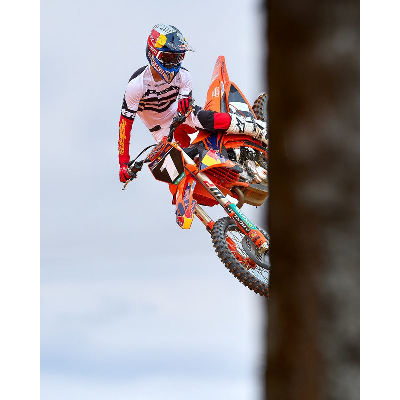 Pantalones de motocross Alpinestars Techstar edición limitada en negro intenso, blanco, rojo fluorescente y naranja.