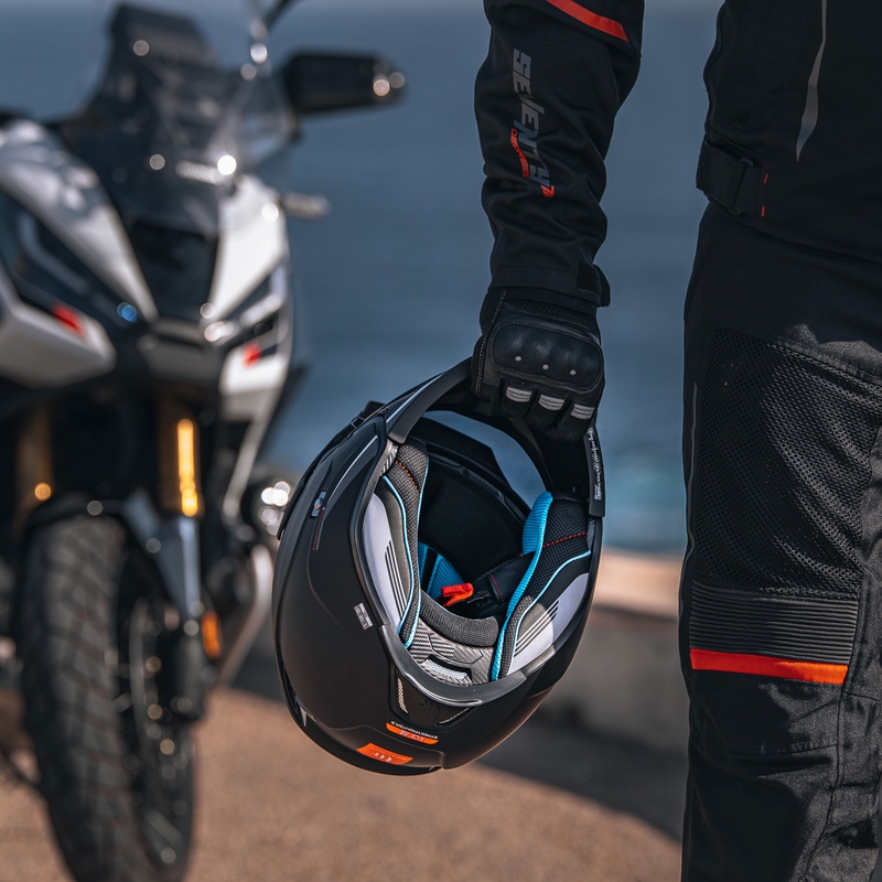 Casco abierto con máscara MT Streetfighter SV S Solid A1 negro mate