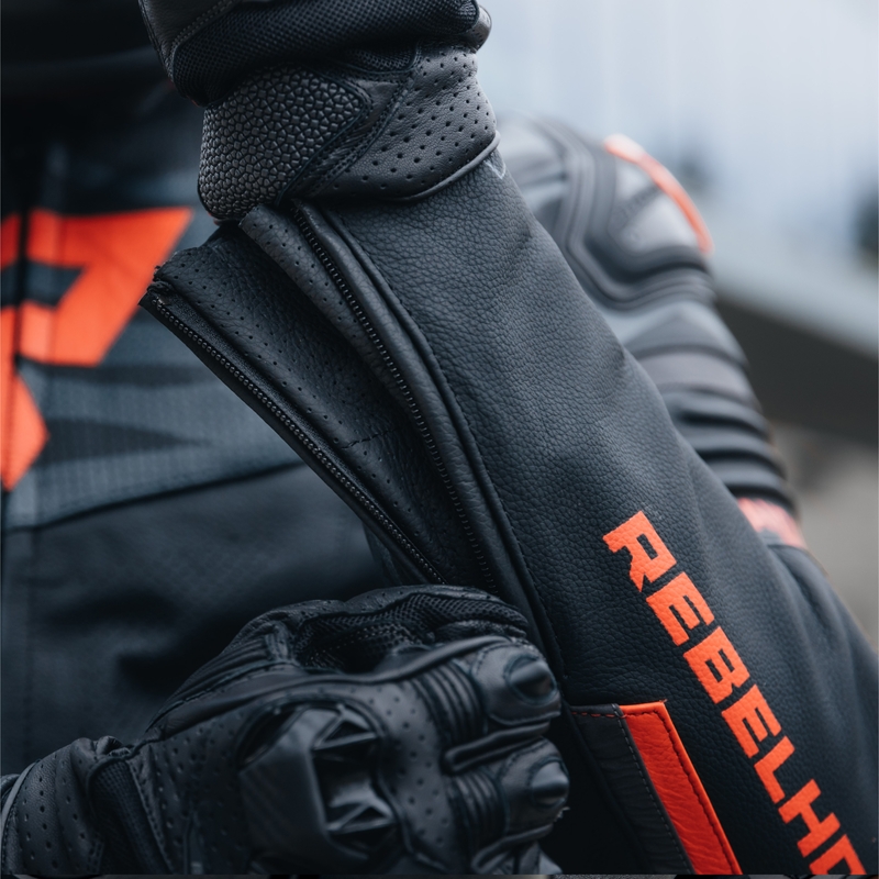 Chaqueta de moto de cuero Rebelhorn Vandal negra y roja