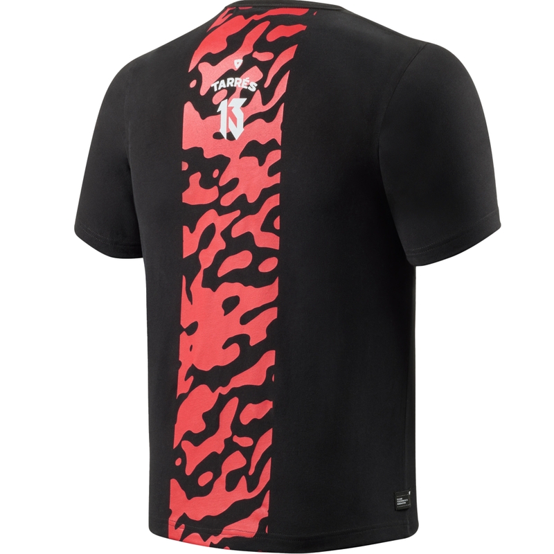 Camiseta negra de la temporada de Revit