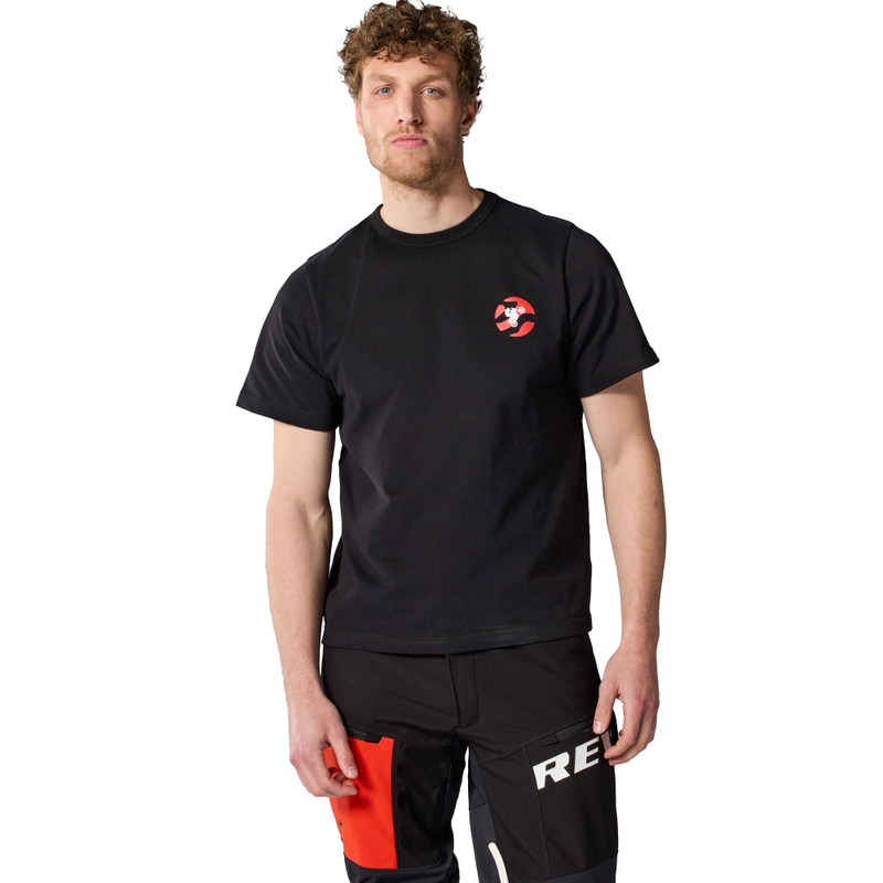 Camiseta negra de la temporada de Revit