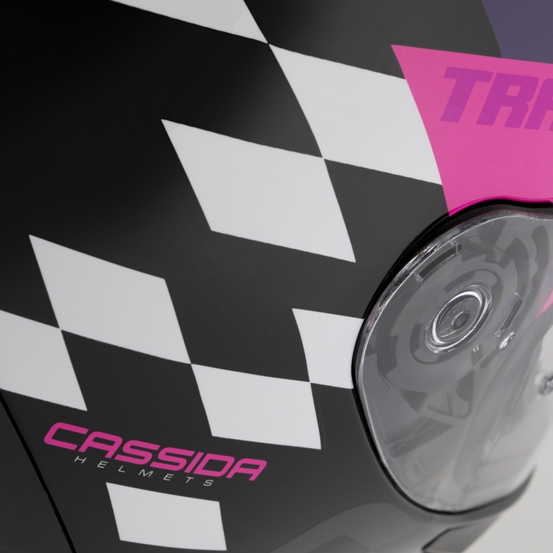Casco integral de moto Cassida Orbit Track en negro, rosa, morado, amarillo fluorescente y blanco.