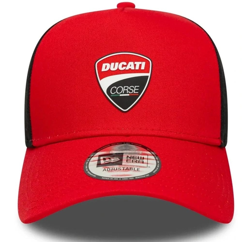 Gorra Ducati Corse 9FORTY con logo rojo-negro