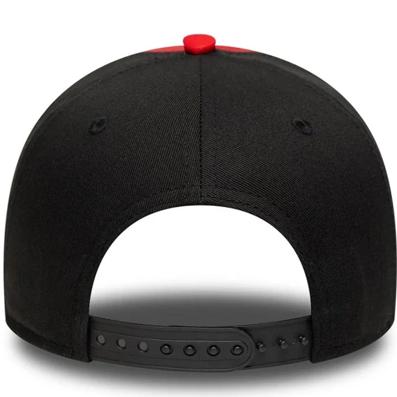 Gorra Ducati Corse 9FORTY con logo rojo-negro
