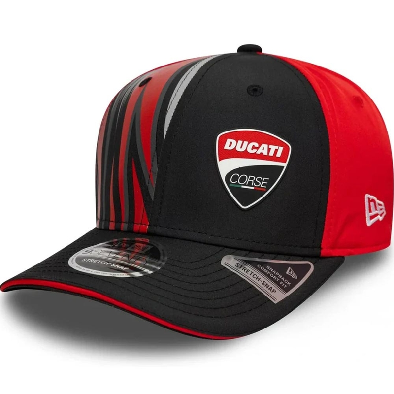 Gorra Ducati Corse 9SEVENTY con logo rojo-negro