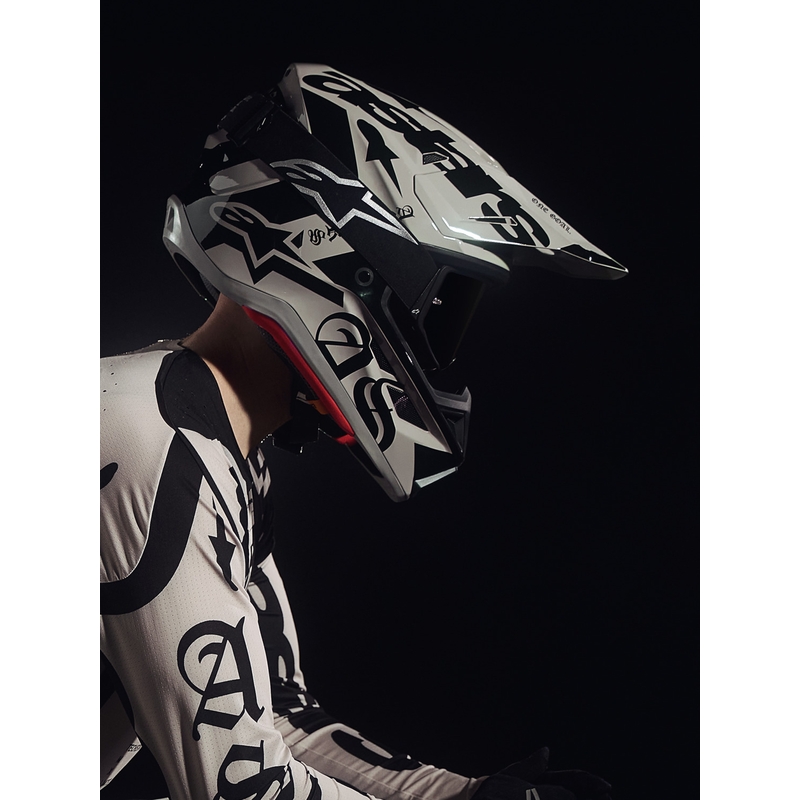 Casco de motocross Alpinestars Supertech S-M7 edición limitada Wolf Dust negro arena
