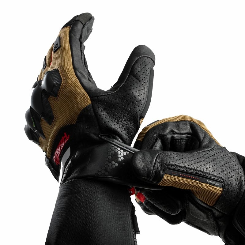 Guantes de moto Rebelhorn Defender color arena, negro y rojo