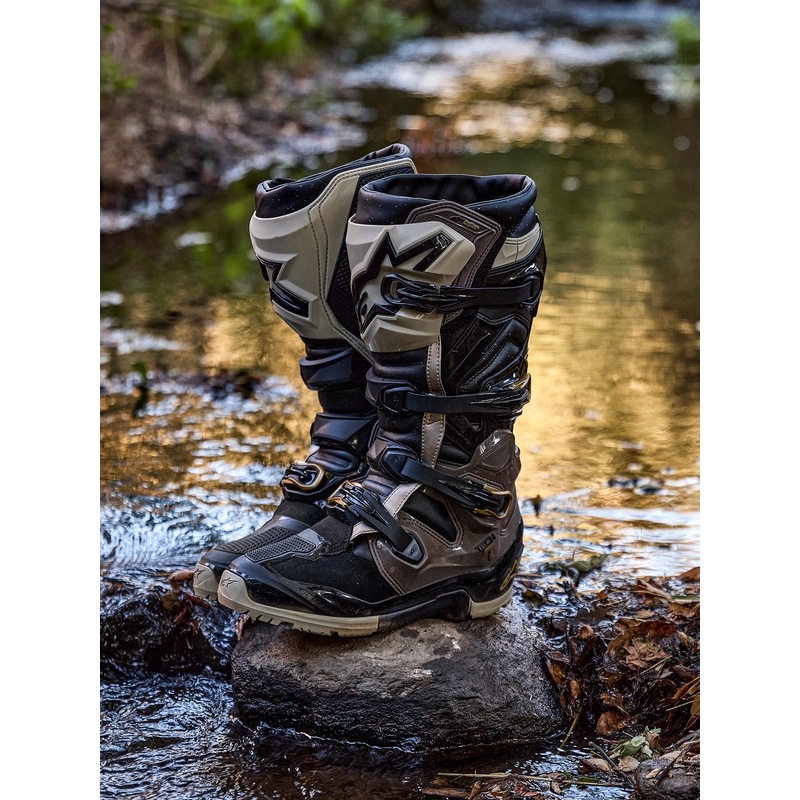 Botas de moto Alpinestars TECH 7 Enduro Drystar Negro-Gris oscuro-Dorado