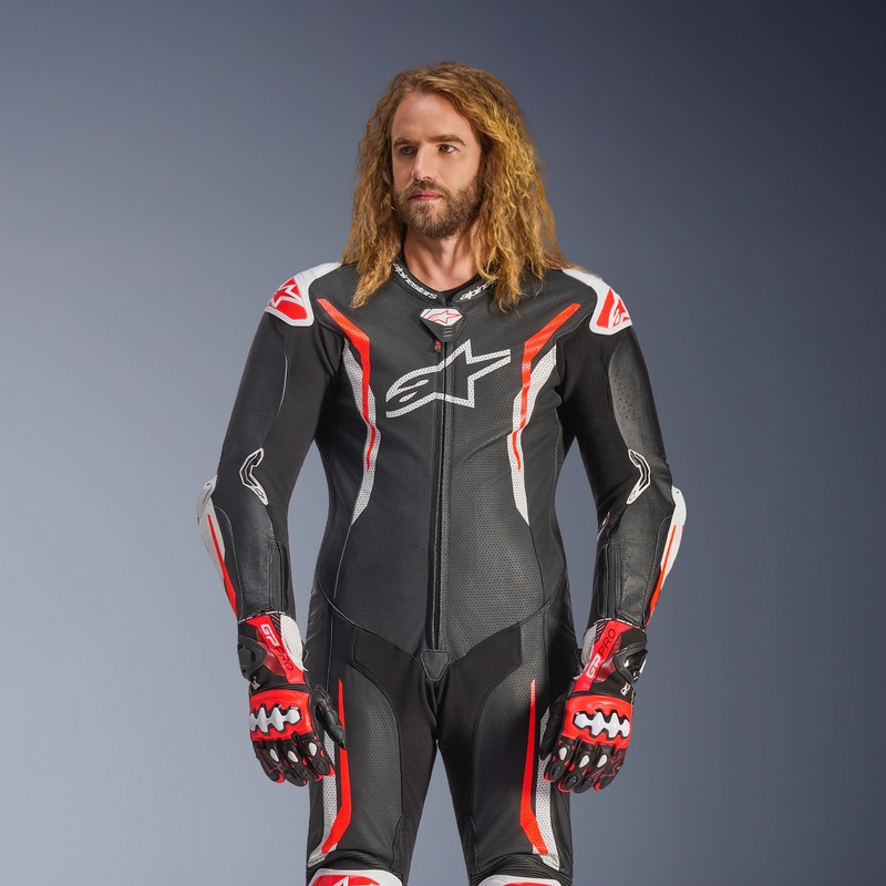 Mono de moto de cuero Alpinestars GP TECH V5 de una pieza, negro, blanco y rojo flúor.