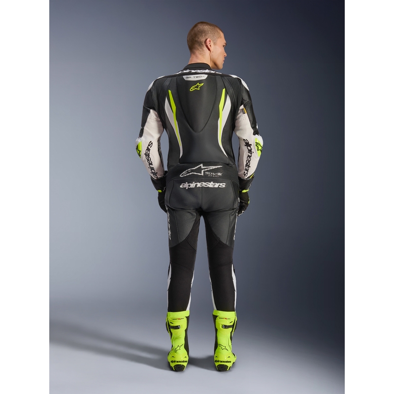 Mono de moto Alpinestars GP TECH V5 de una pieza, de cuero, color negro, blanco y amarillo flúor.