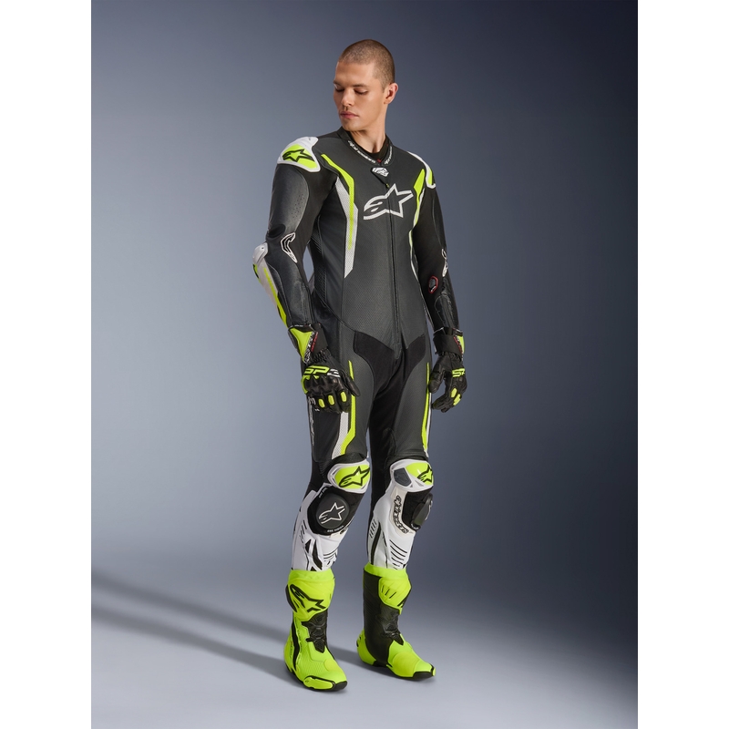 Mono de moto Alpinestars GP TECH V5 de una pieza, de cuero, color negro, blanco y amarillo flúor.