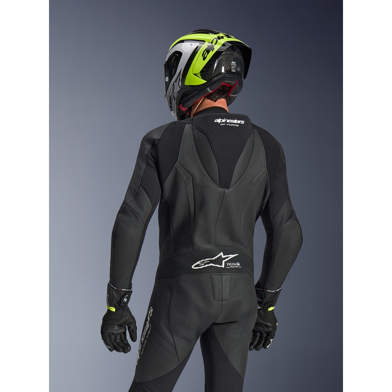 Mono de moto Alpinestars GP FORCE V2 de una pieza, negro y blanco.