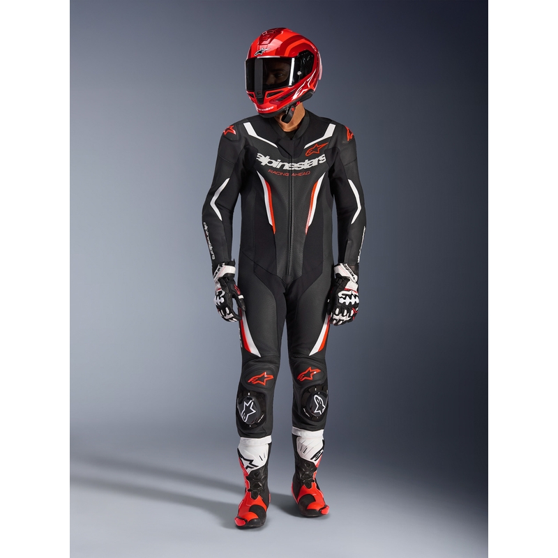Mono de moto Alpinestars GP FORCE V2 de una pieza, negro, blanco y rojo flúor.