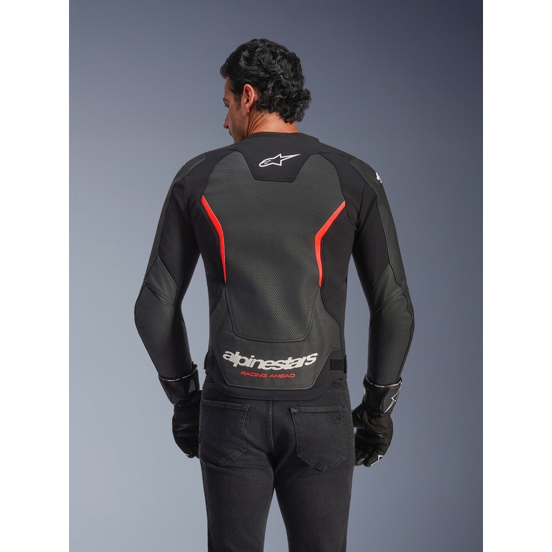 Chaqueta de moto de cuero Alpinestars GP Force V2 Airflow en negro, rojo flúor y blanco.