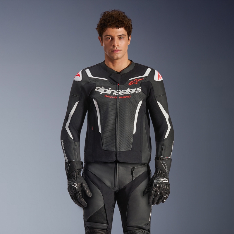 Chaqueta de moto de cuero Alpinestars GP Force V2 Airflow en blanco y negro.