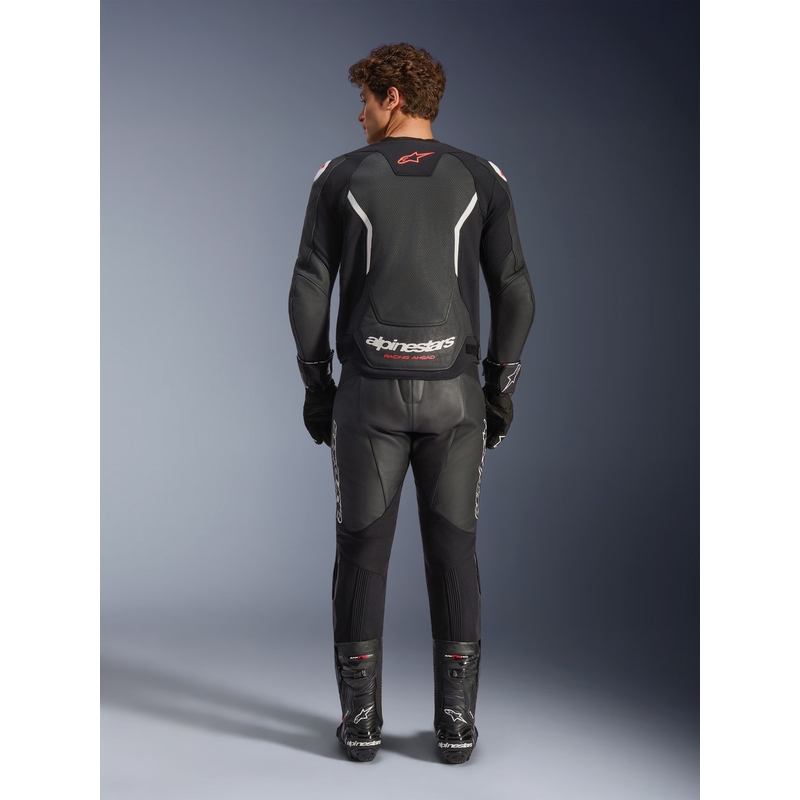 Chaqueta de moto de cuero Alpinestars GP Force V2 Airflow en blanco y negro.