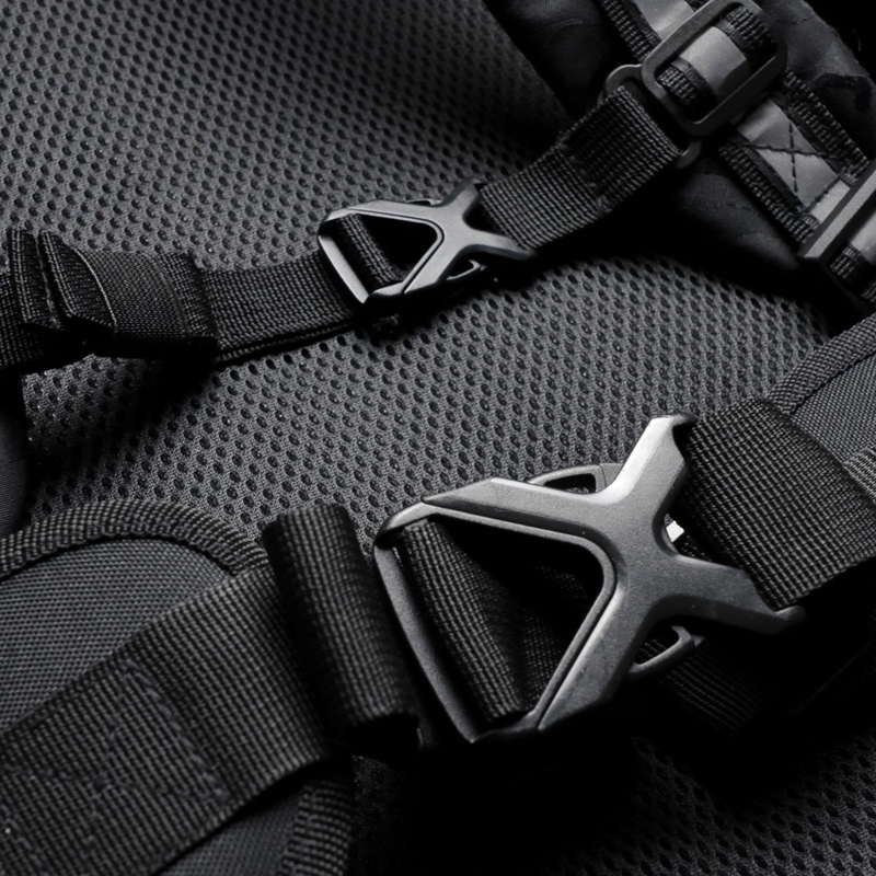 Mochila para moto Knox Eda Every Day Adventure de 25 l, color negro