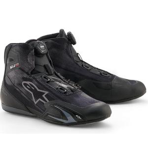 Botas de moto ventiladas Alpinestars Celer, color negro-gris oscuro.