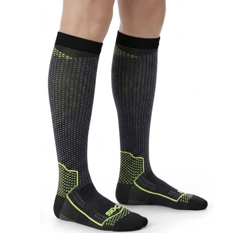 Calcetines funcionales hasta la rodilla SIXS LONG V3 negro carbono-amarillo