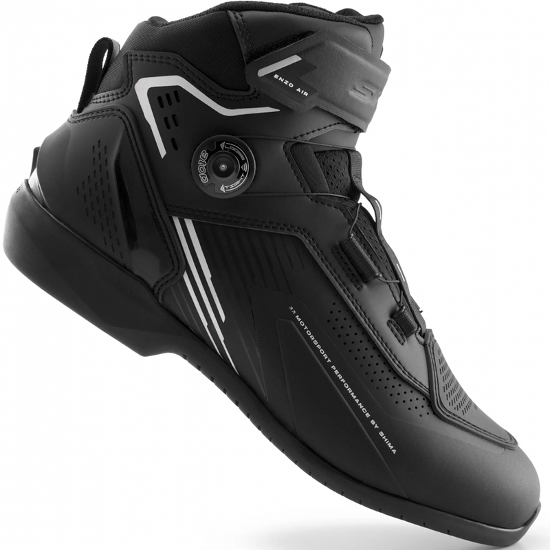 Botas de moto Shima Enzo Air en blanco y negro.