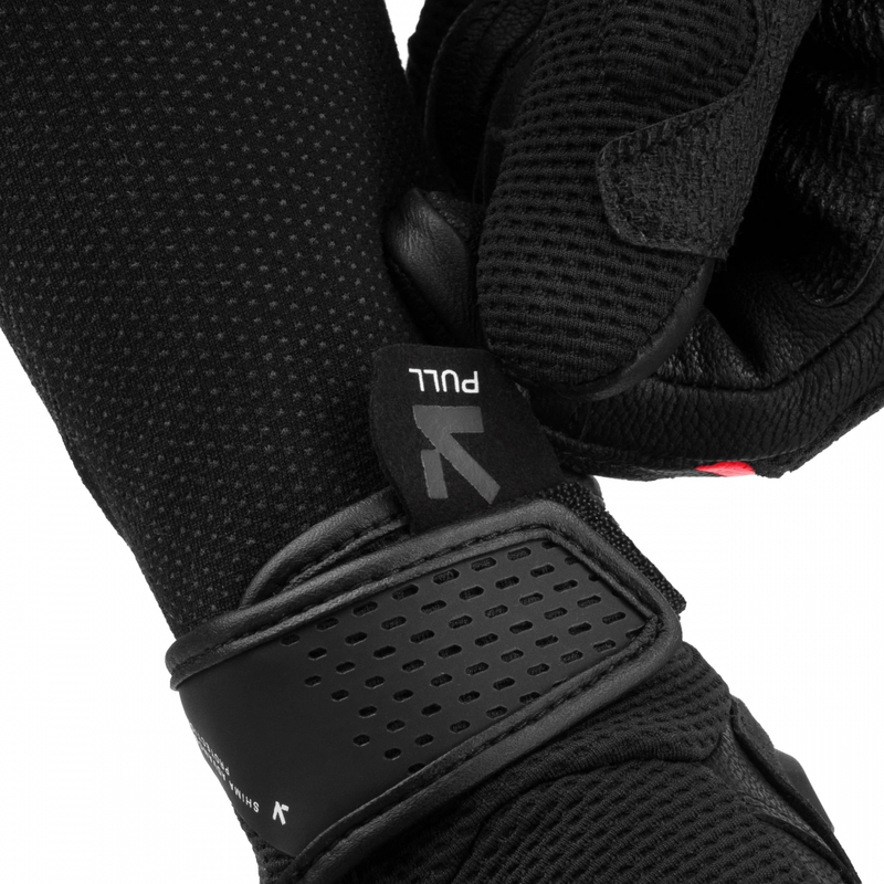 Guantes de moto Shima Spark 3.0, color negro y rojo.