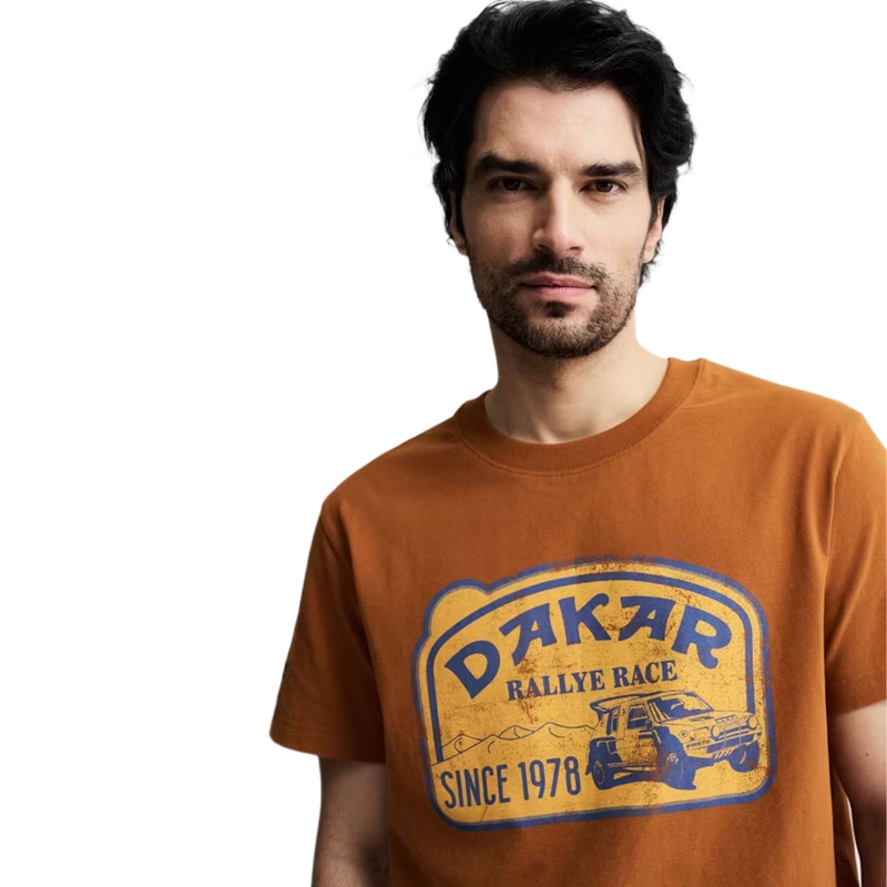 Camiseta marrón de camión Dakar