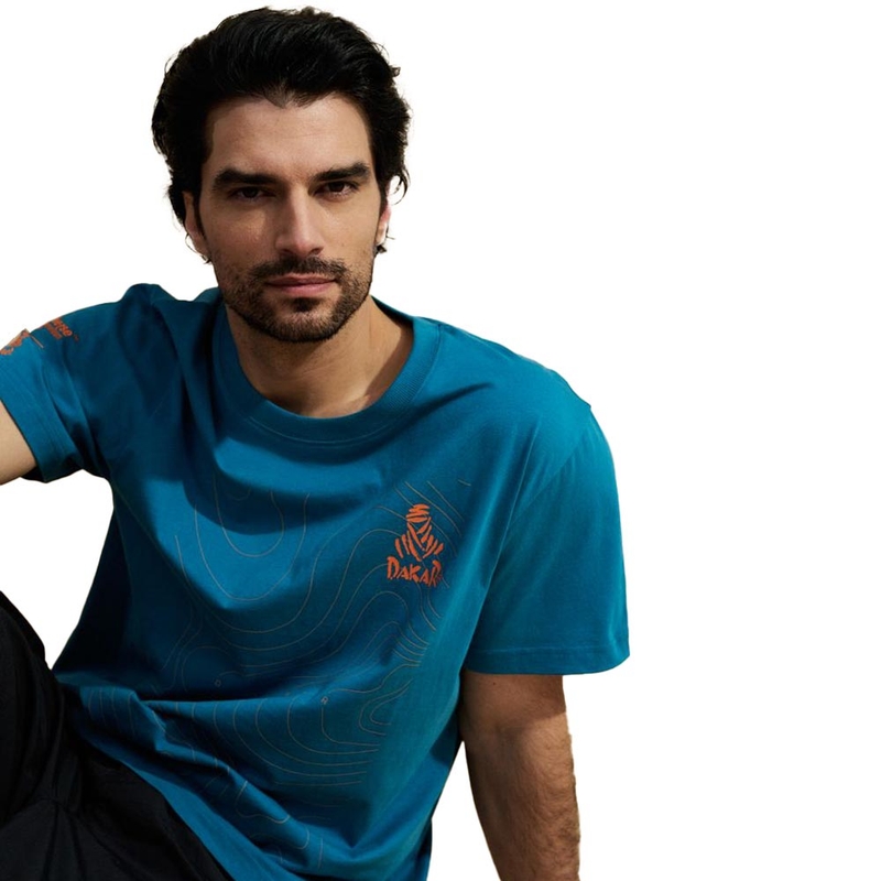 Camiseta azul con el mapa del Dakar