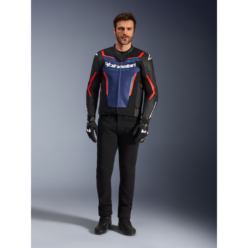 Chaqueta de moto de cuero Alpinestars GP Force V2 en negro, azul y rojo flúor.