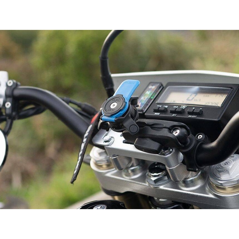 Soporte para teléfono Quad Lock® 360 con palanca de liberación, color azul y negro.